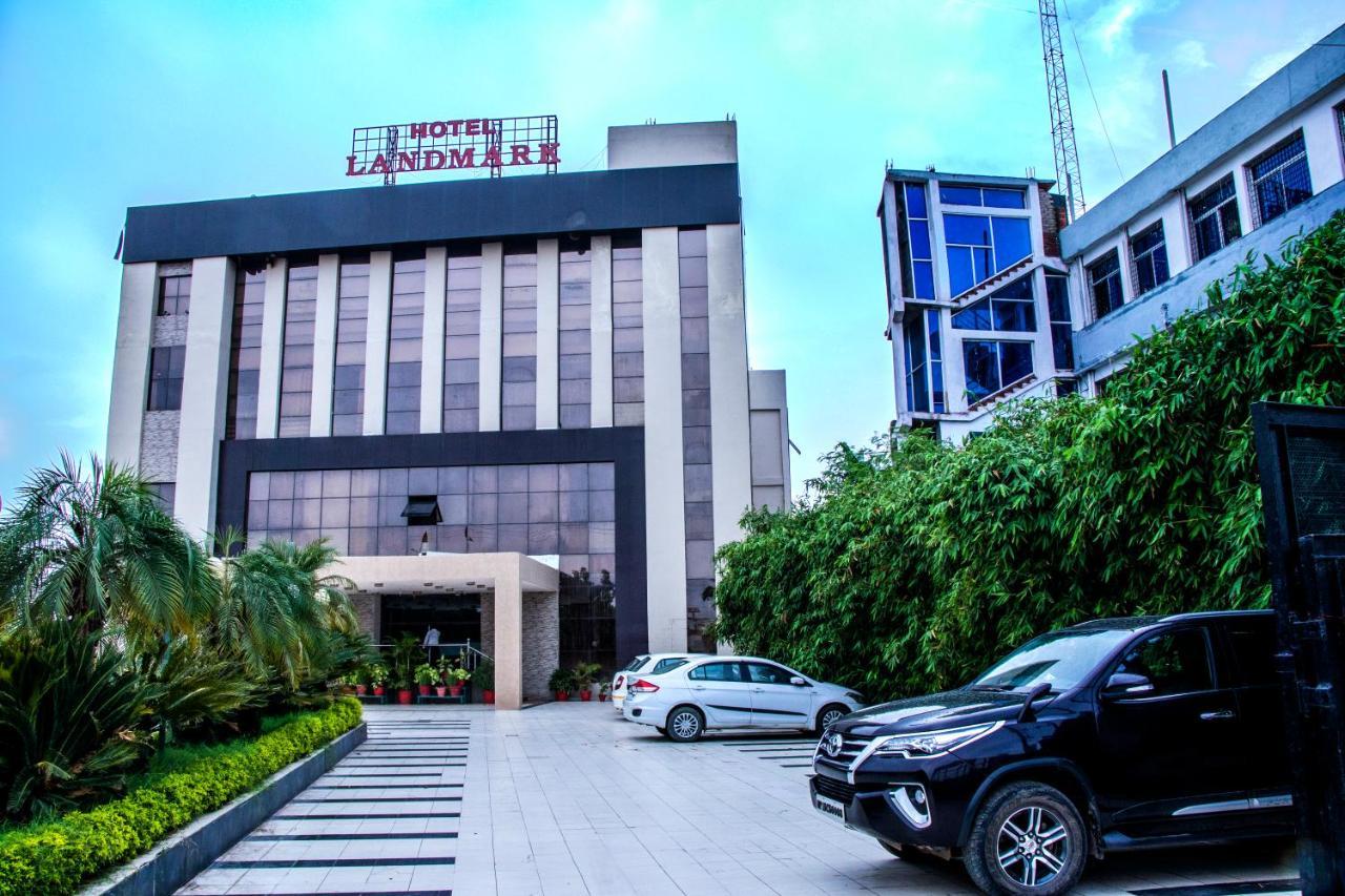 Hotel Landmark Rewa Экстерьер фото